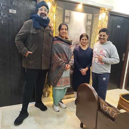 4N Homestay- Golden Temple View Amritsar Esterno foto