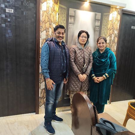 4N Homestay- Golden Temple View Amritsar Esterno foto