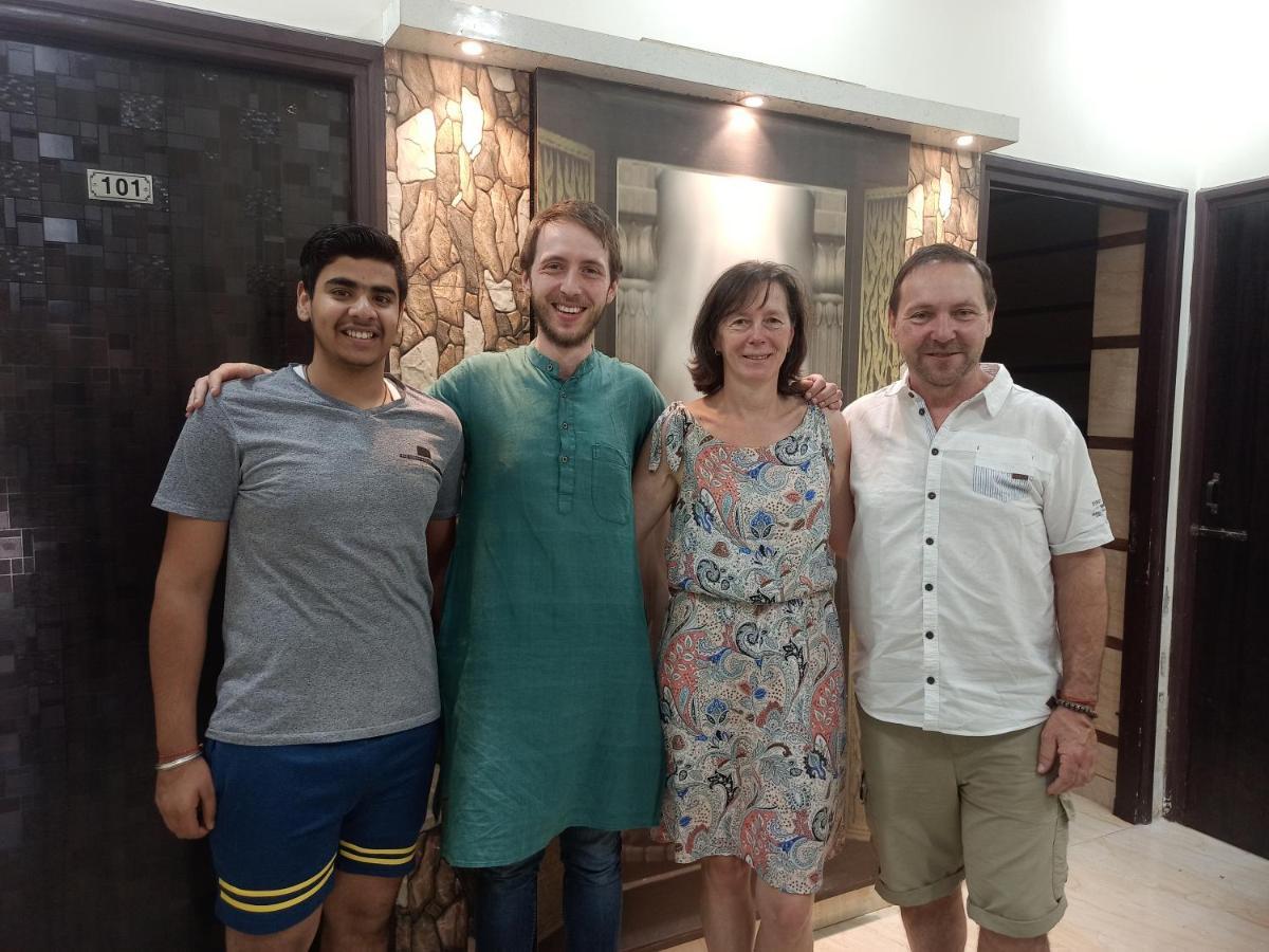 4N Homestay- Golden Temple View Amritsar Esterno foto